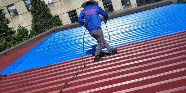 彩鋼瓦屋面翻新專(zhuān)業(yè)團隊