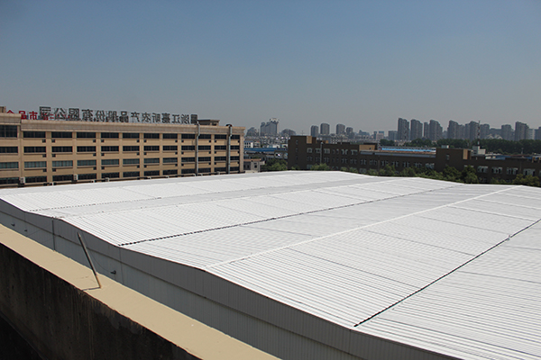 彩鋼瓦為什么會(huì )生銹？我們應該怎么除銹翻新？